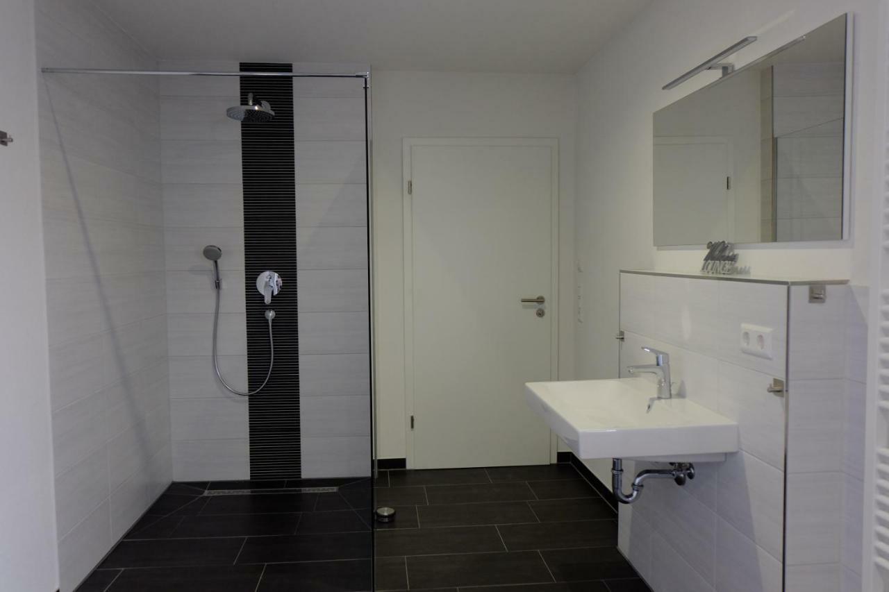 Sweet Park Appartements Rheinhausen Exterior photo